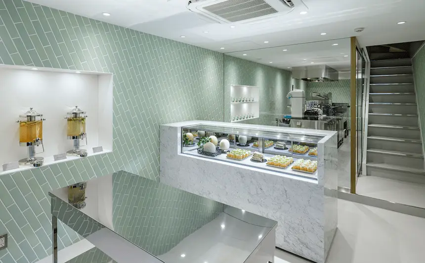 位於東京神樂坂的果房哈密瓜與浪漫販售多樣夢幻的哈密瓜甜點 
