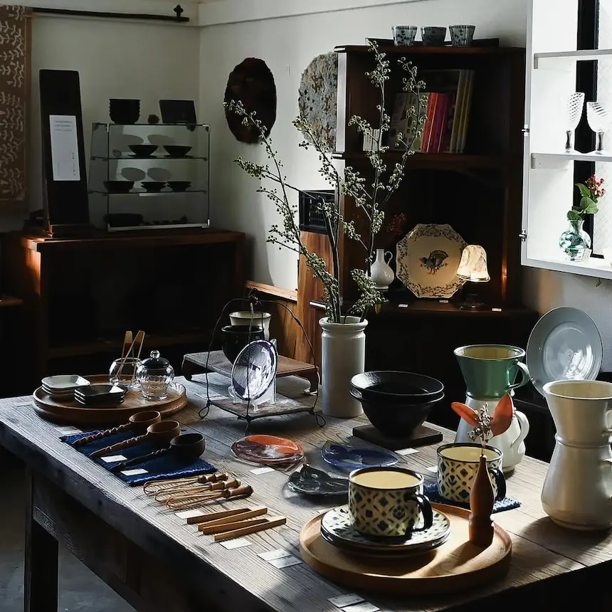 東京神樂坂的器物選品店 Koharuan コハルアン


