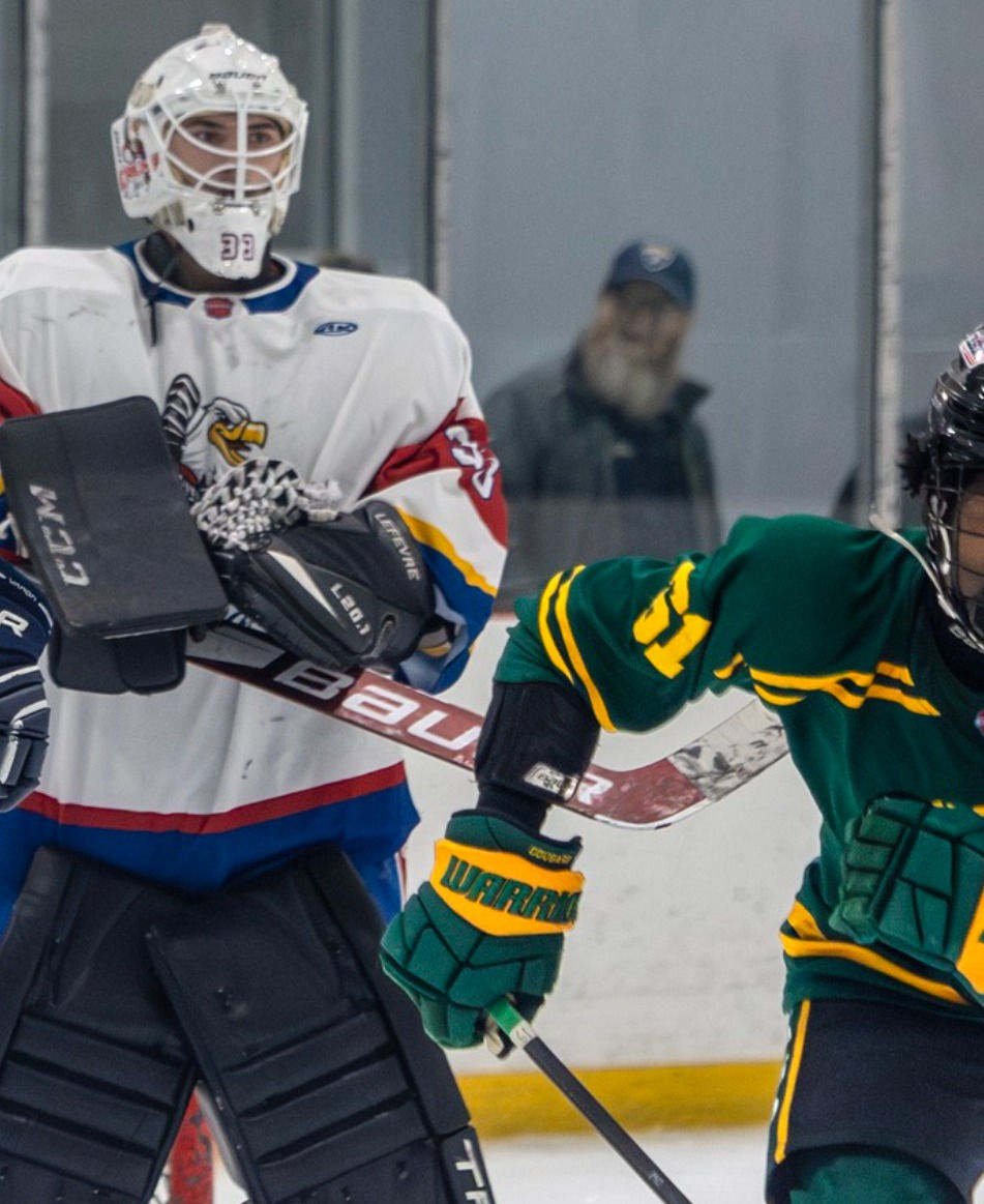 #33 Goalie Kyle Tyszkiewicz, flawless versus the Cougars | Photo by Beverly Buchinger