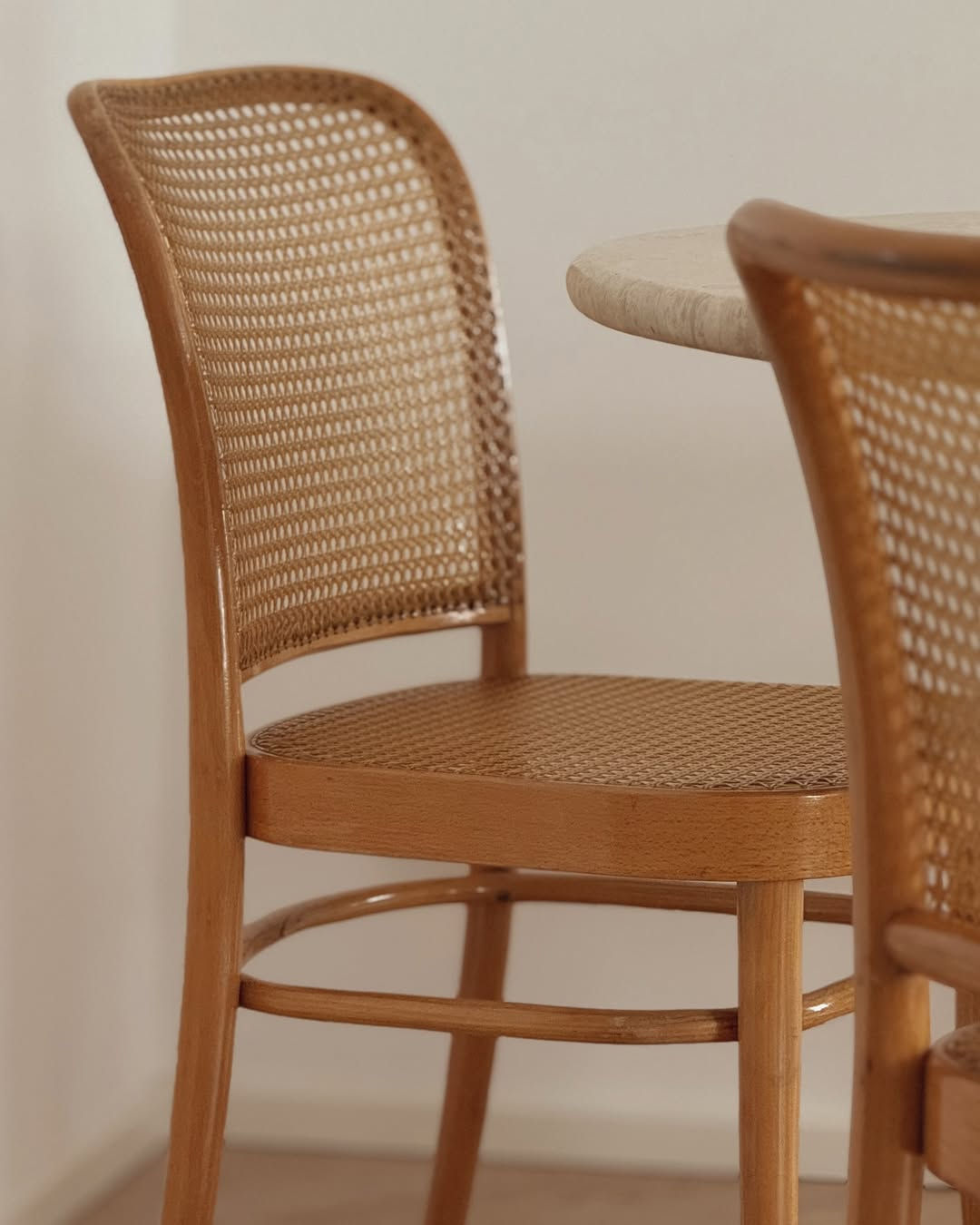 Jídelní židle TON 811