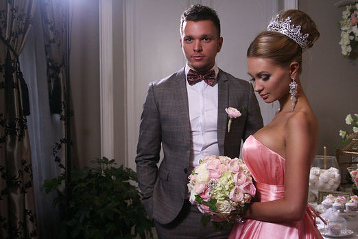 MAGIC WEDDING Евгении и Антона Невероятно красивая романтическая пара бывшие участники реалити-шоу «Дом-2» Евгения Гусева (Феофилактова) и Антон Гусев и этот день MAGIC WEDDING – по-настоящему праздник их любви!