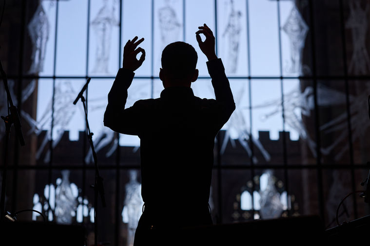 Daniel Fardon Conducting.JPEG