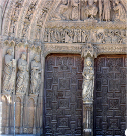 Pórtico_de_la_Virgen_Blanca,_Catedral_de
