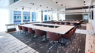 How to Specify a Battery-Powered Meeting Table