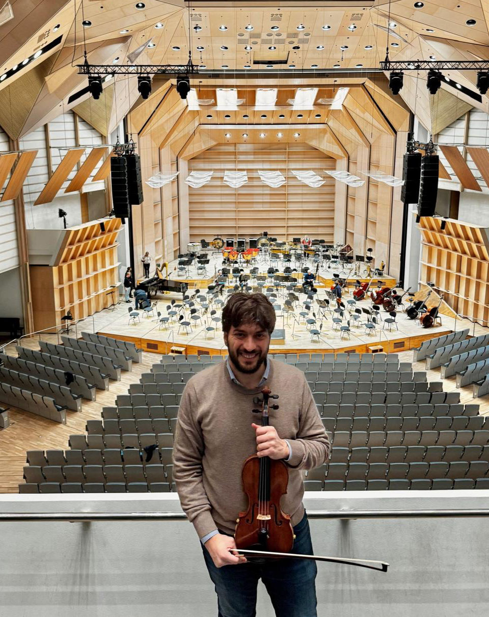 在2014年,我就搬到倫敦跟隨Professor Kim在英國皇家音樂學院修讀了一年碩士。