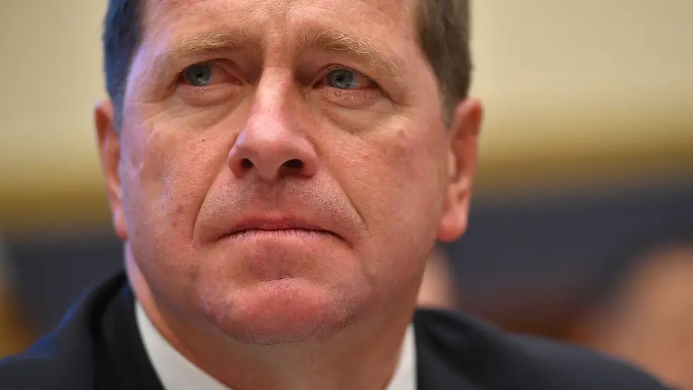 Trump nombra a Jay Clayton como próximo jefe de inteligencia