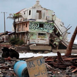 Emiten alerta roja en las costas de Jalisco y Nayarit por los riesgos del huracán "Simón"