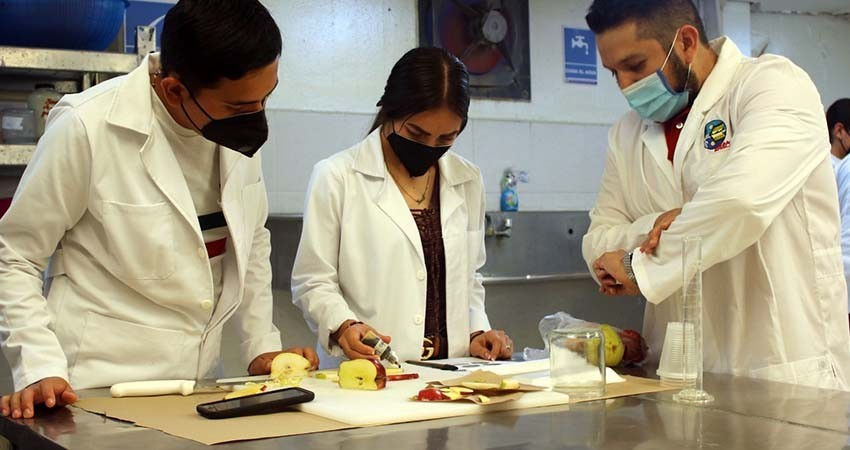 UABCS reúne a más de 100 jóvenes en Clubes de Ciencia México