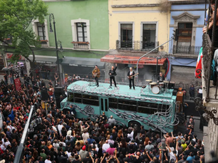 U2 graba un video musical en el centro de la Ciudad de México