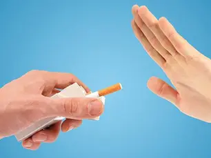 Dejar de fumar también protege la vista