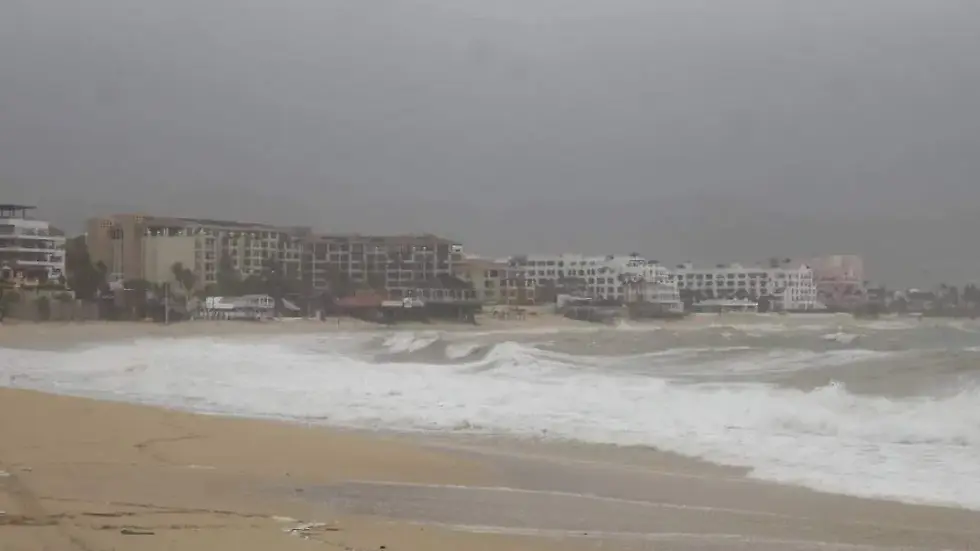 Prevén hasta tres fenómenos tropicales con posible impacto en Los Cabos