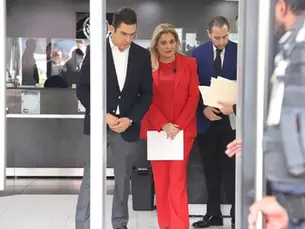 Maru Campos comparece ante la FGR en CdMx por el caso de agentes de la CIA en Chihuahua