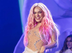 Karol G triunfa en los AMAs 2026