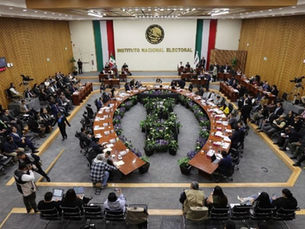 Piden formalmente cinco organizaciones al INE registrarse como partidos políticos