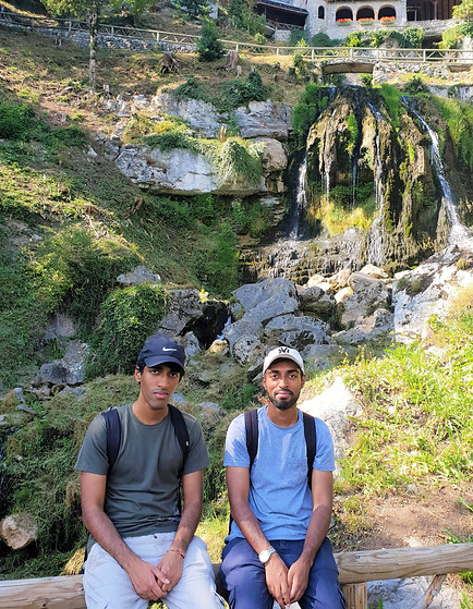 University Students (twins)
