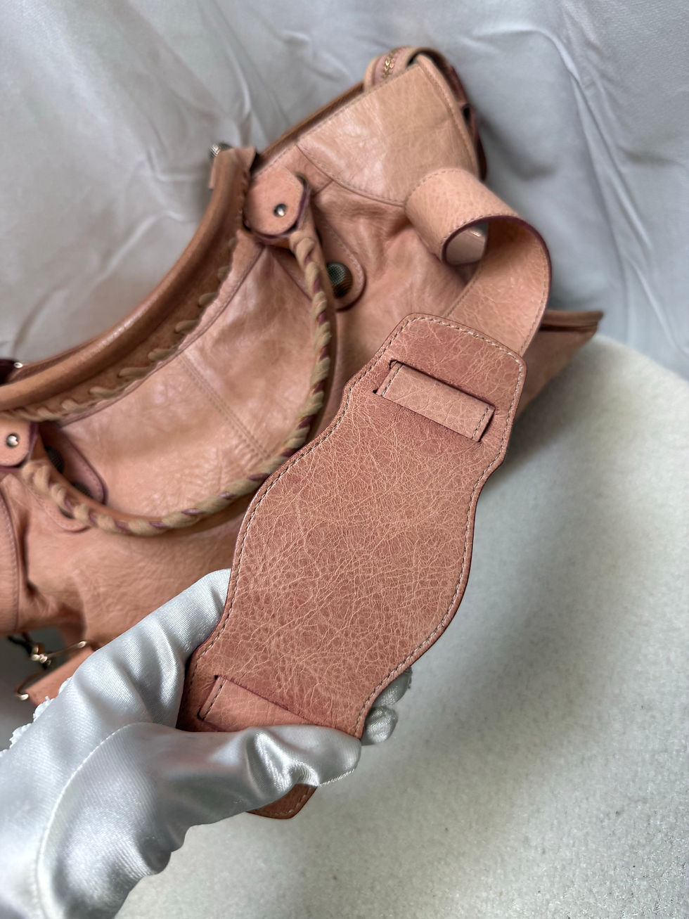 Thumbnail: Balenciaga Giant 21 Stud Salmon Pink Leather City Bag GHW