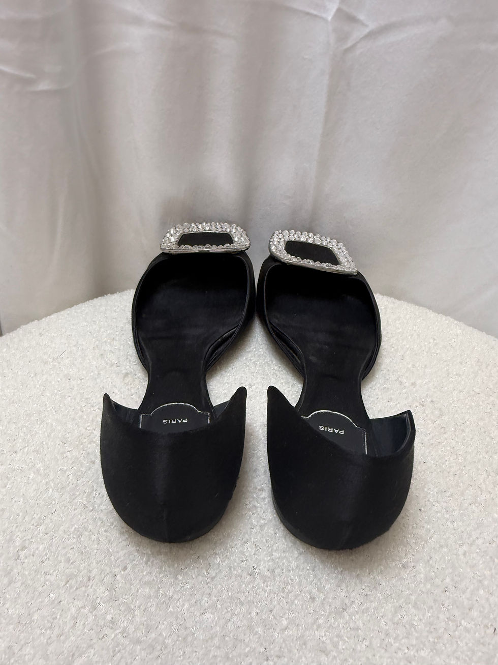 Thumbnail: Roger Vivier black satin ballet flats sz 36