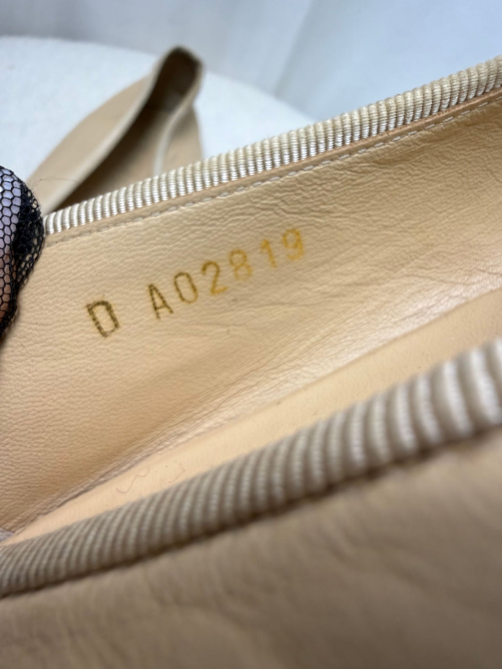 Thumbnail: Chanel Lambskin Cap Toe CC Ballerina Flats 37.5 Beige Black