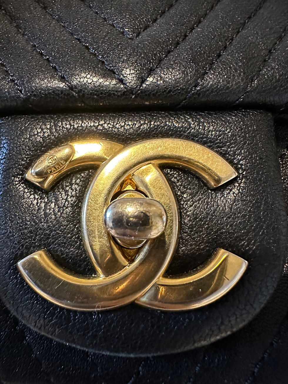 Thumbnail: Chanel seasonal chevron medium flap black black calf ghw