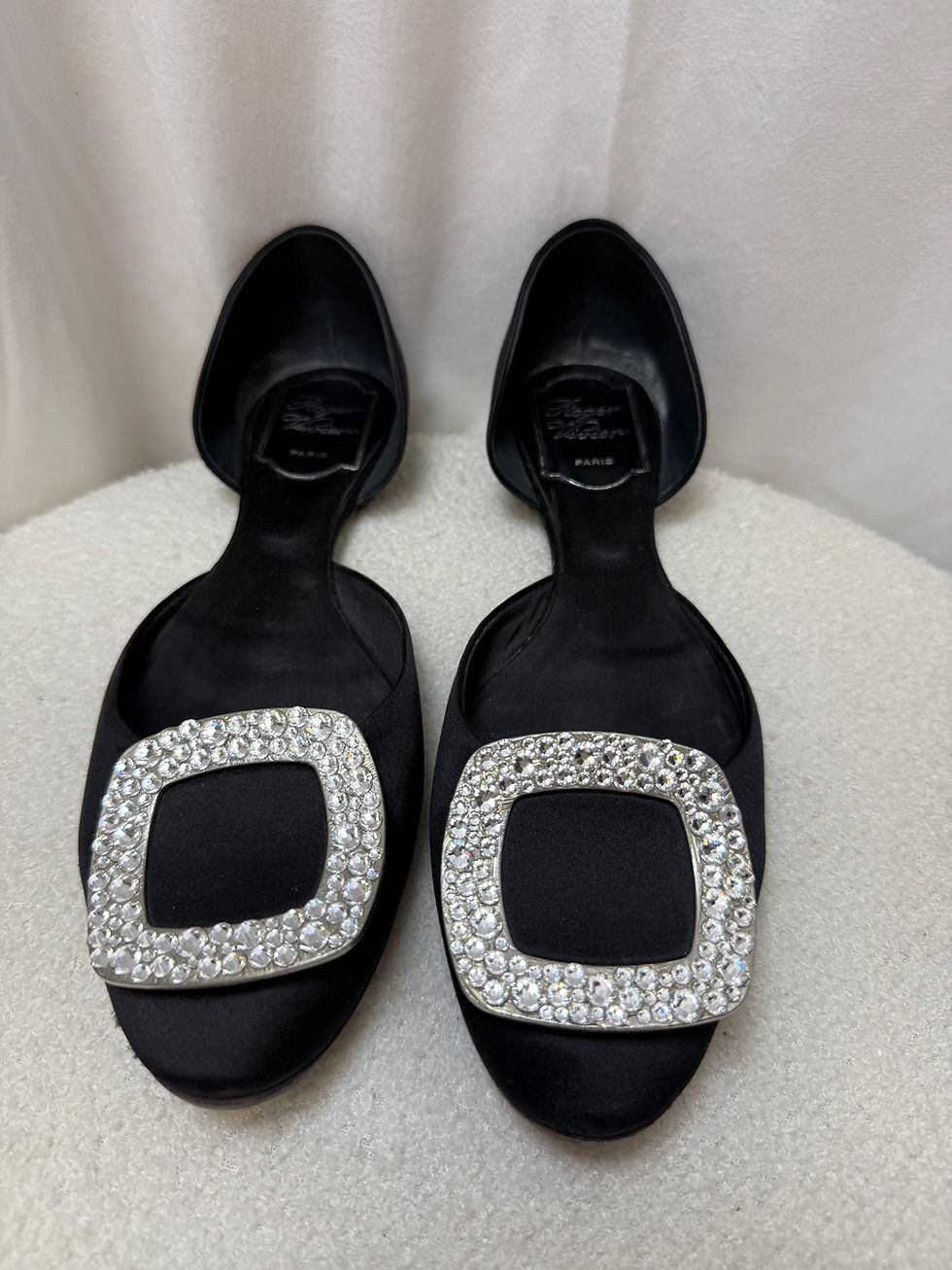 Thumbnail: Roger Vivier black satin ballet flats sz 36