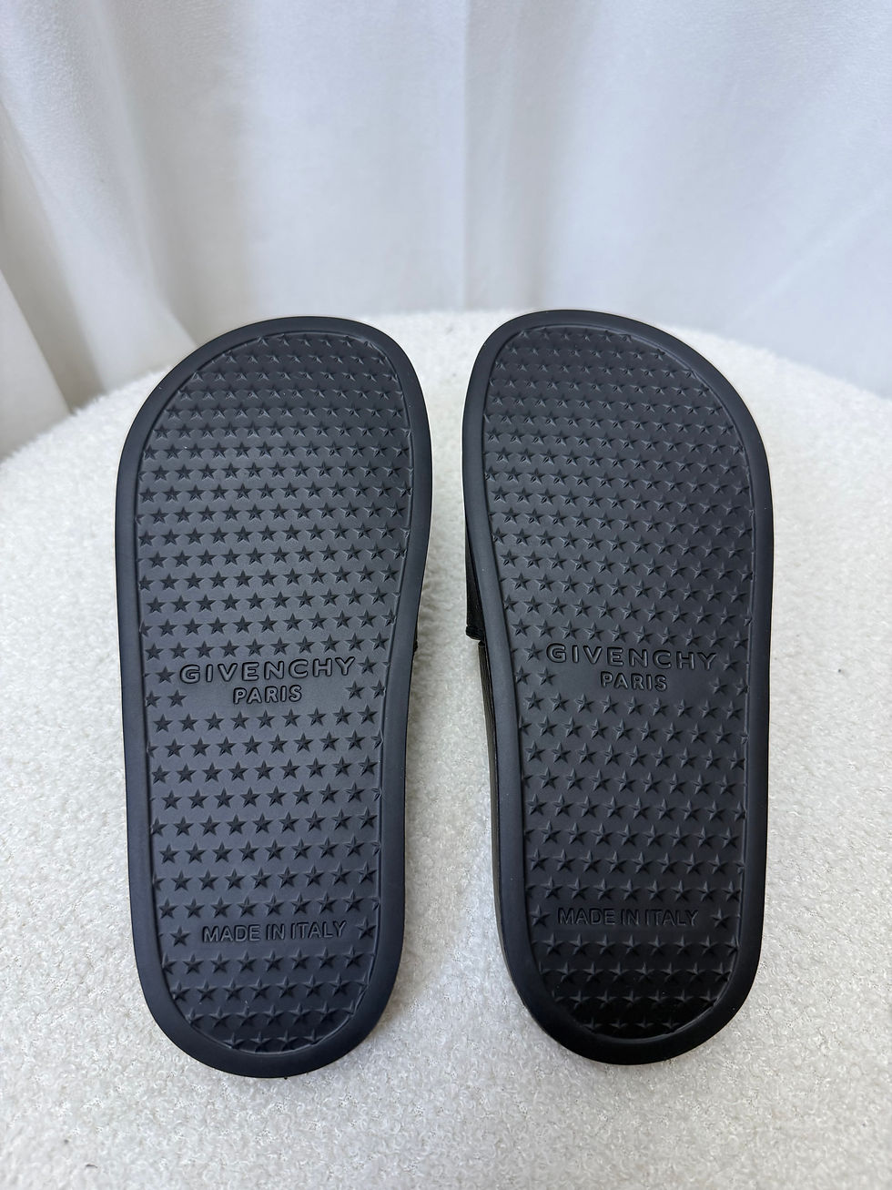 Thumbnail: Givenchy Kids Logo Slide Sandals Sz 28