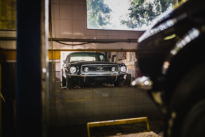 Mustang Garage
