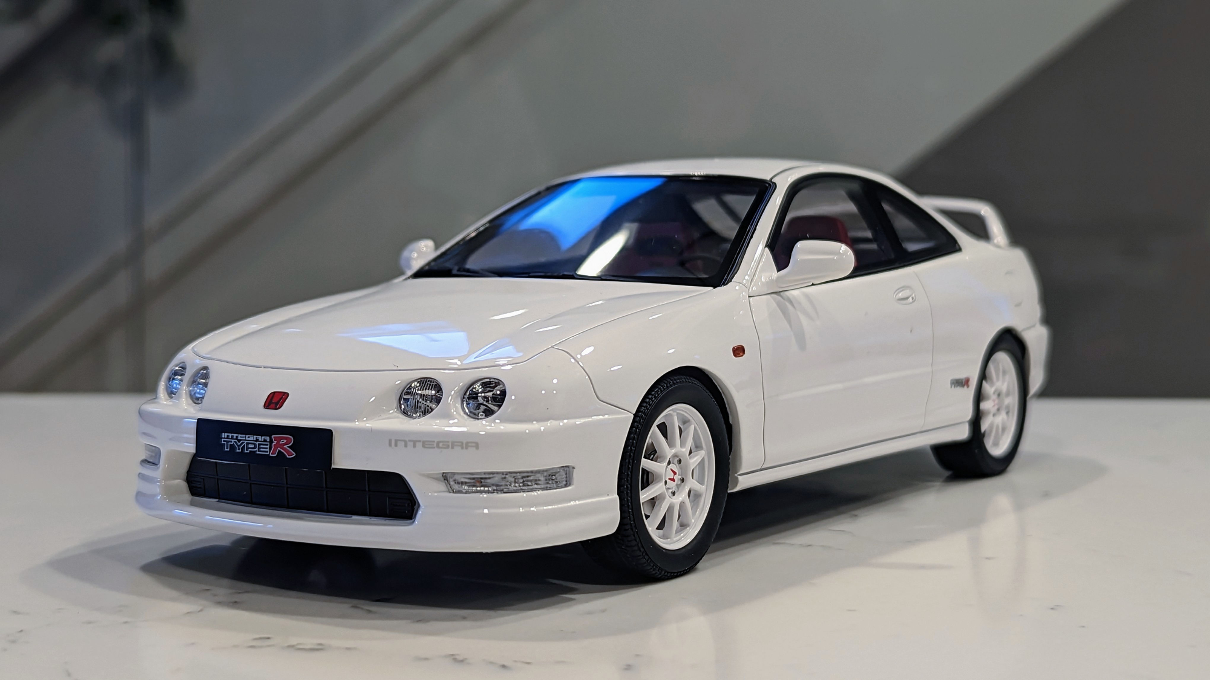 1/18 OTTOmobile Honda Integra Type R (DC2) Euro Spec