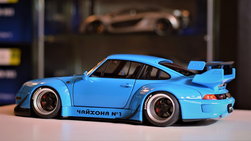 ポルシェ 911 (993) RAUH-Welt AUTOart file.jpg