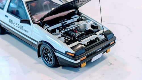 1/18 AUTOart Toyota Sprinter Trueno (AE86) 