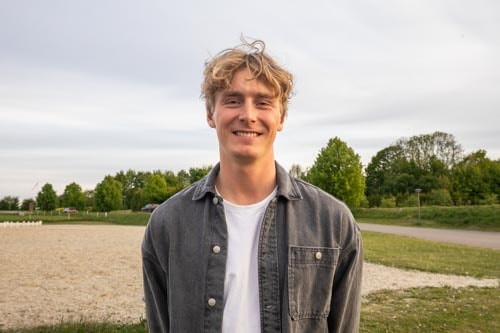 Forening for unge i dansk ridesport dressur spring military paradressur voltigering