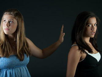 Signs That Someone Dislikes You and How to Deal with It