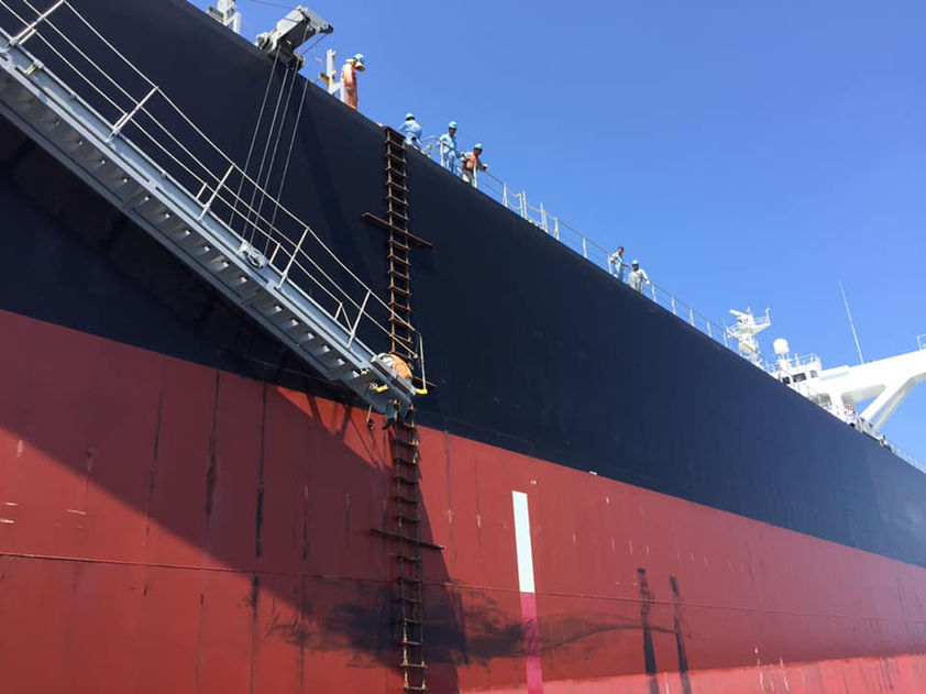Spitfire Pilot Boats performing a gang-way crew transfer