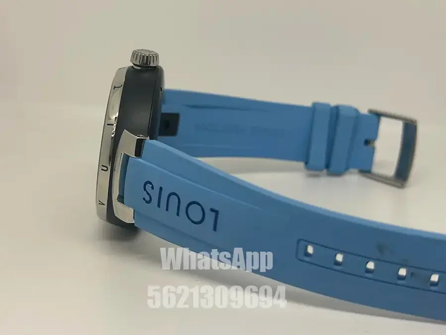 Miniatura: Louis Vuitton Tambour Street Diver automátic 44 mm Blue
