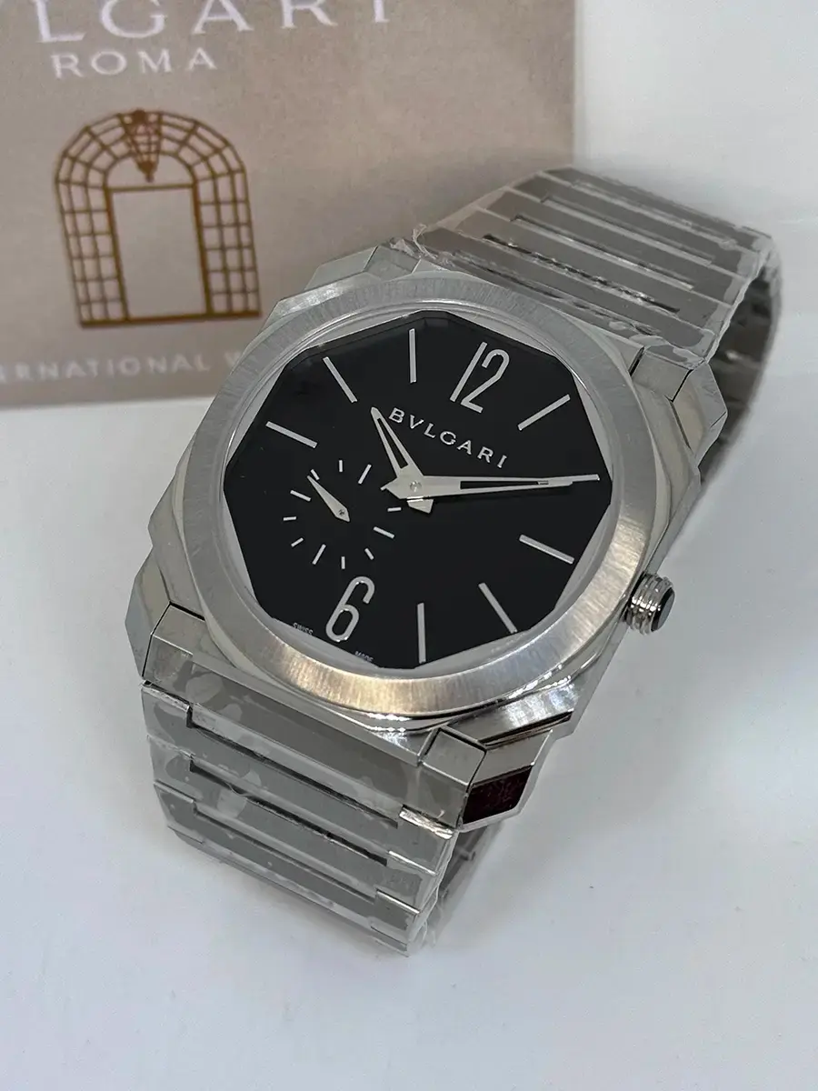 Vista Superior de reloj ultra delgado bulgari finissimo