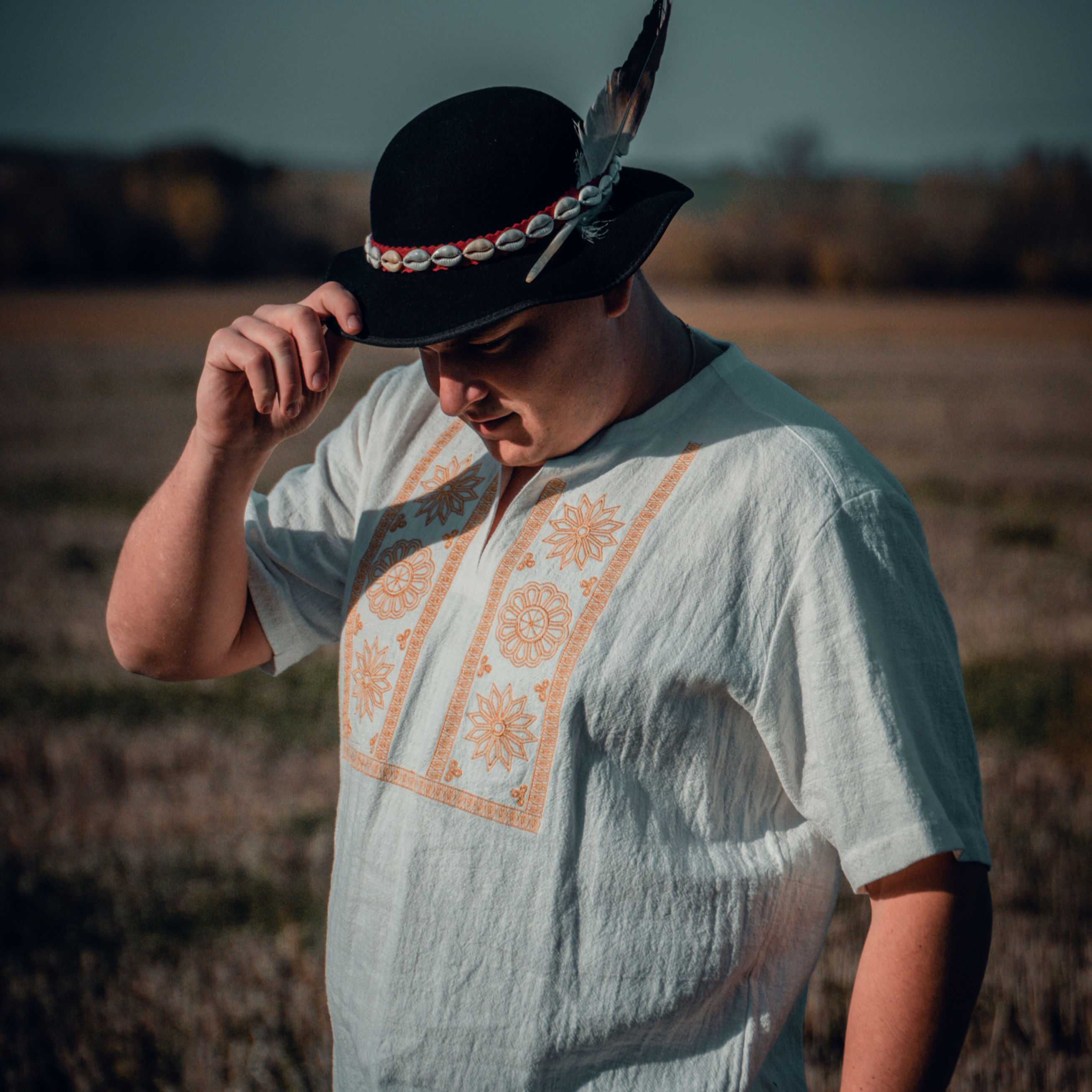 Ľanová vyšívaná košeľa - Hriňová