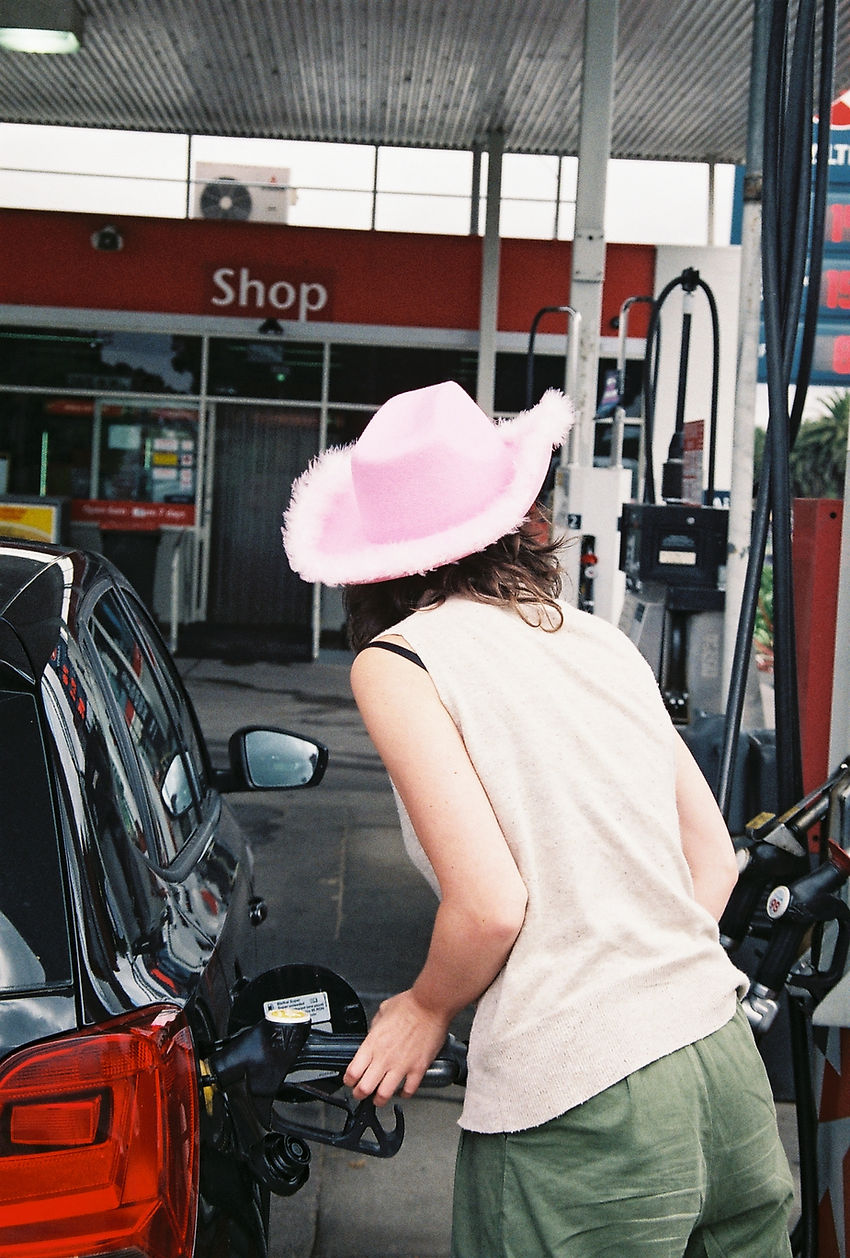 MILLIE_COSTIGAN_B005519-R1-06-7A.JPG