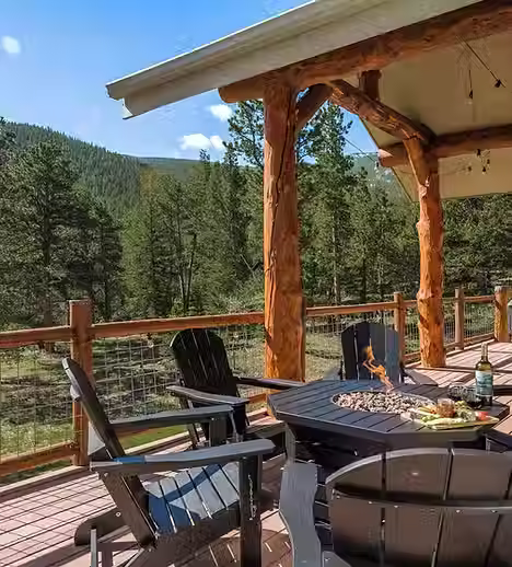colorado-cabin-mountain-views-deck.avif