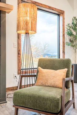 Colorado-vacation-rental-DBDens-green-chair