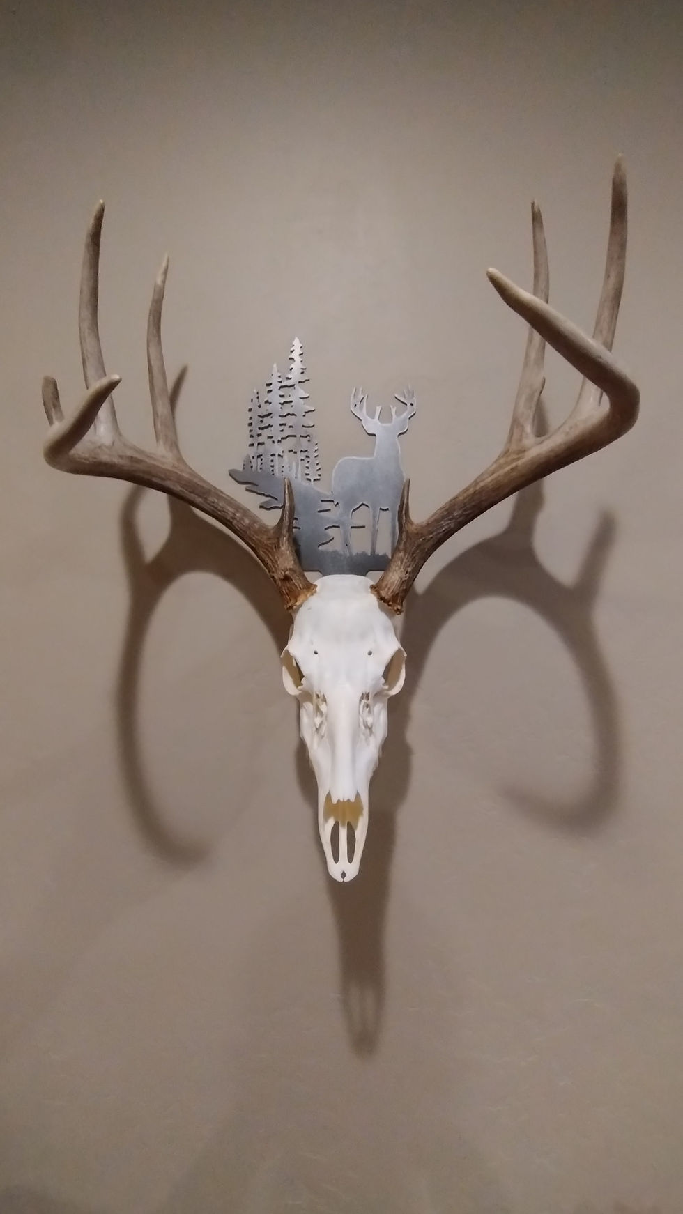 Thumbnail: Skull Hanger deer and tree