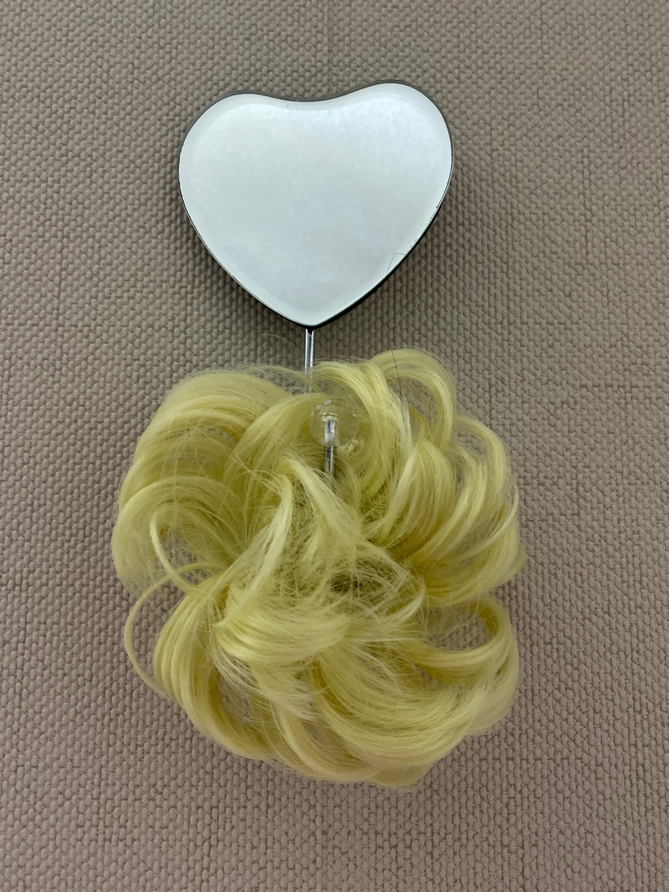 Budget seconds Scrunchie in blonde (613)