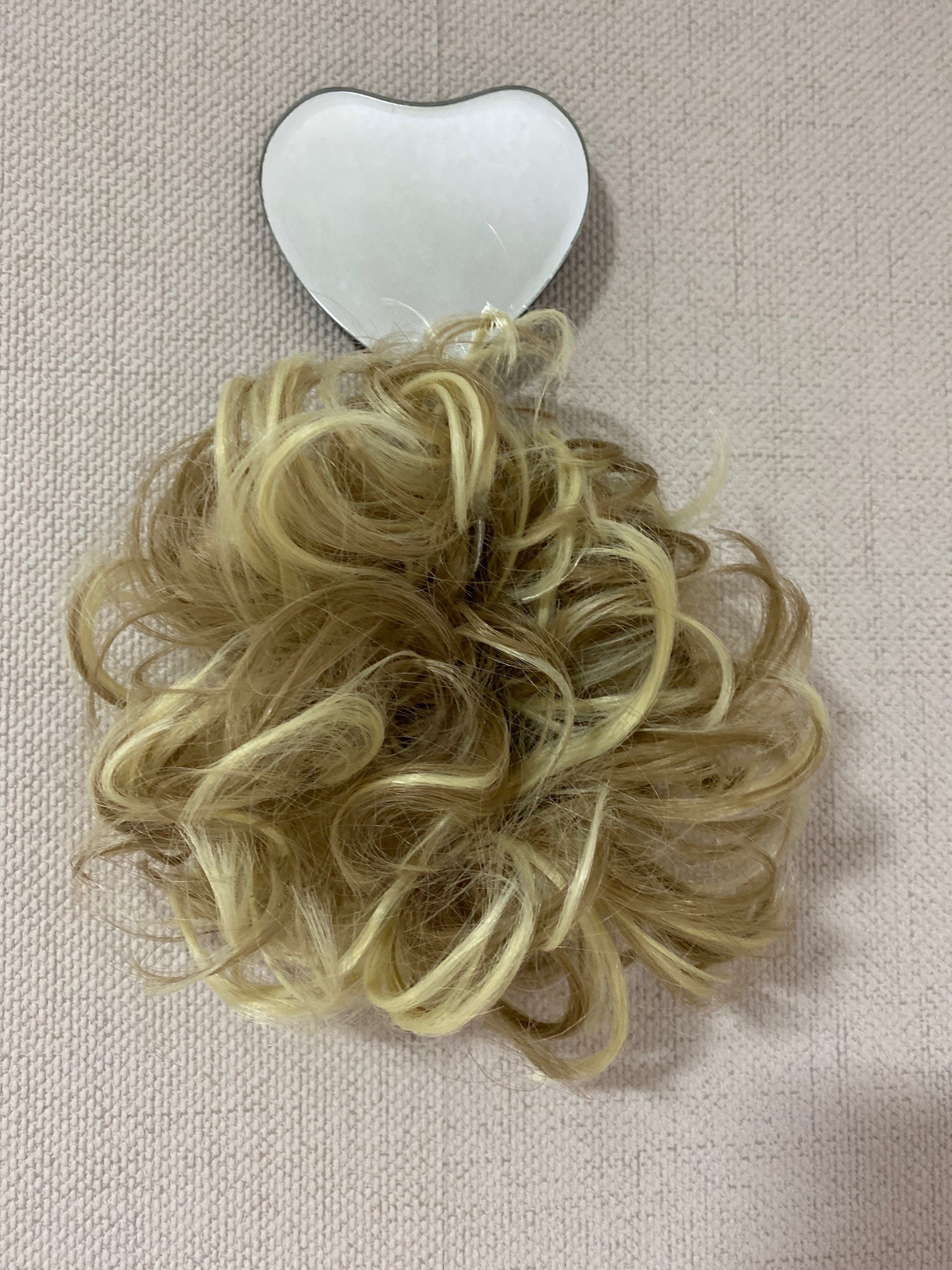 Budget Scrunchie in blonde with bleached blonde mix ( 10/613)