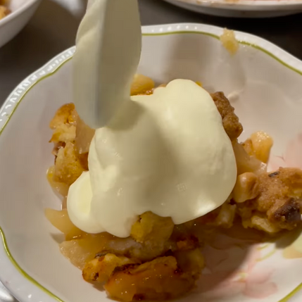 What I eat after my 9 to 5: Baked Apple and Apricot Crumble