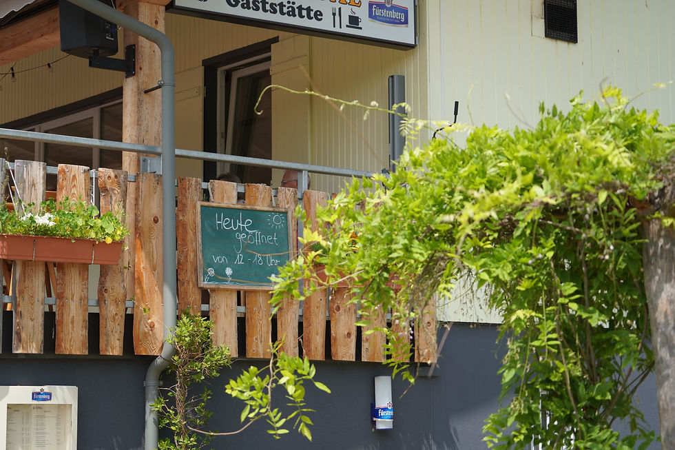 Terasse der Gastrowirtschaft auf der Kartanlage