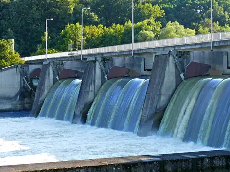 déversement des eaux résiduaires industrielles dans un cours d'eau