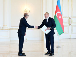 Президент Ильхам Алиев принял верительные грамоты новоназначенного посла Израиля в Азербайджане