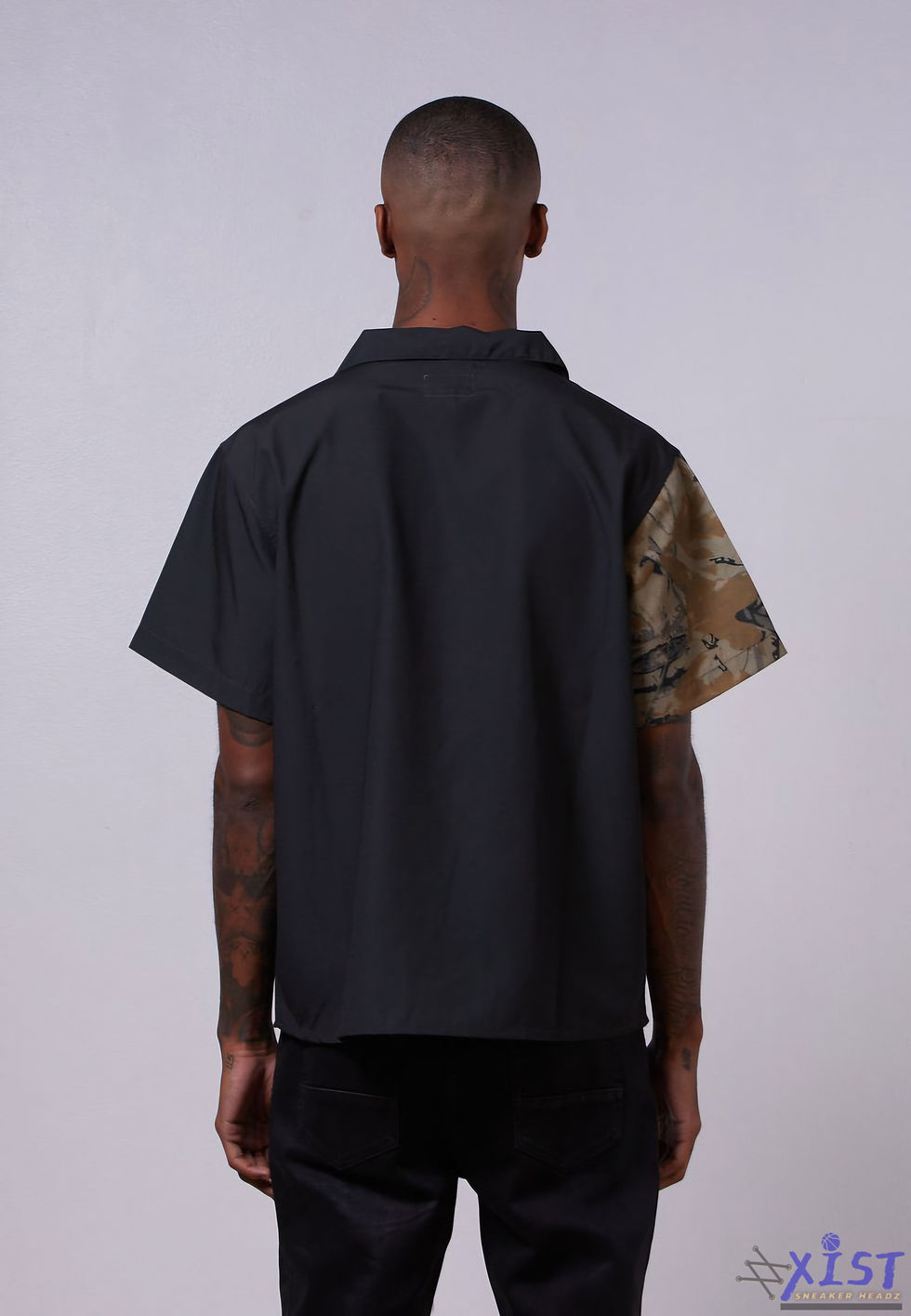 Thumbnail: GFTD LA "HUNTER" CROP PREMIUM BUTTON UP SHIRT Camo Gifted LA