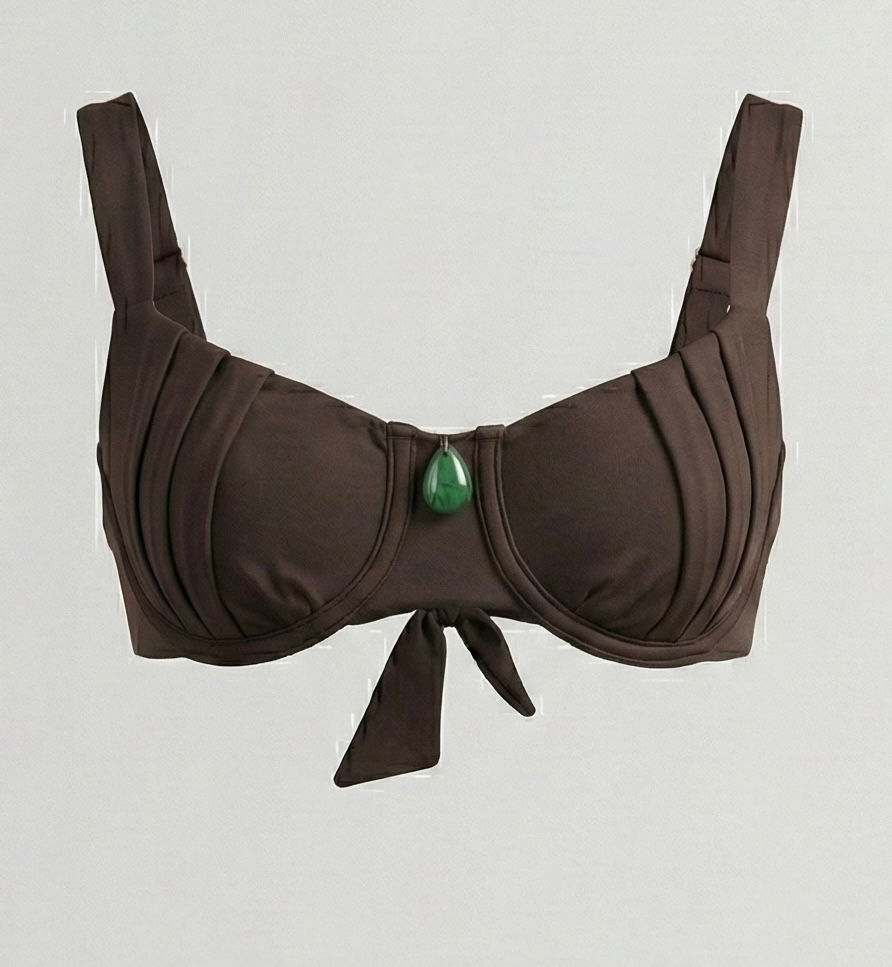 Miniaturbild: Braunes Bikini-Oberteil mit grünem Stein-Detail vorne getragen