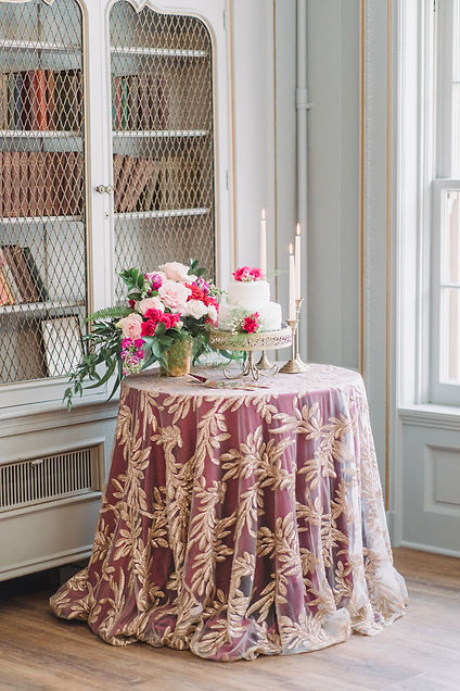 Short bistro cake table