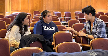 Yale alumni talking to students in lecture hall