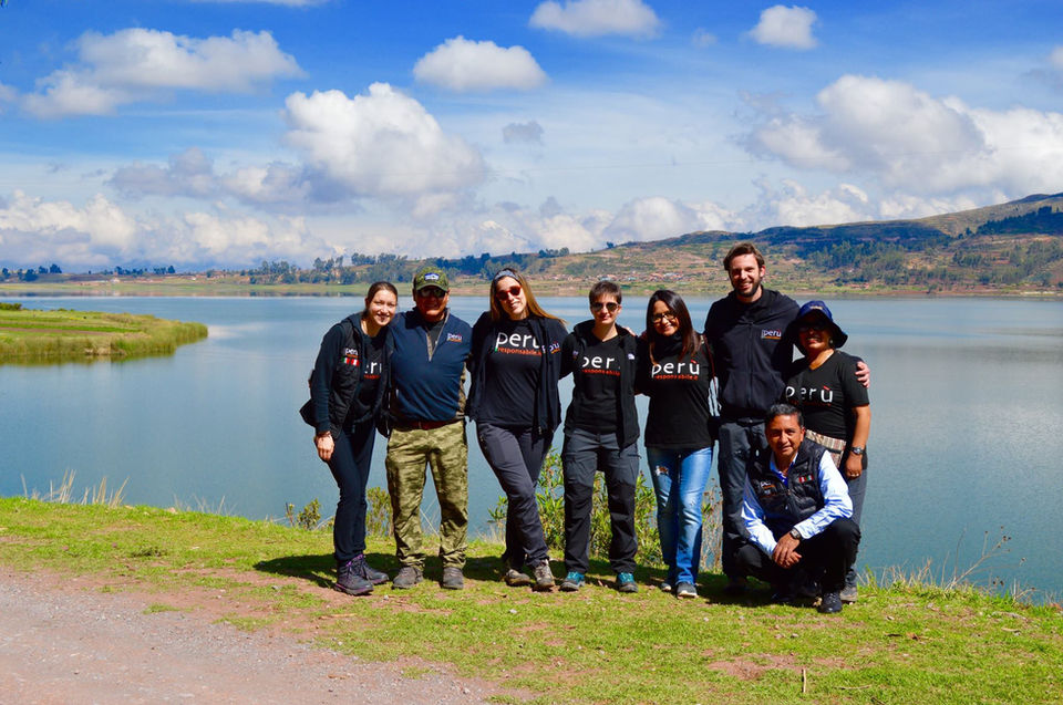gruppo di viaggio responsabile in peru, laguna sulle ande